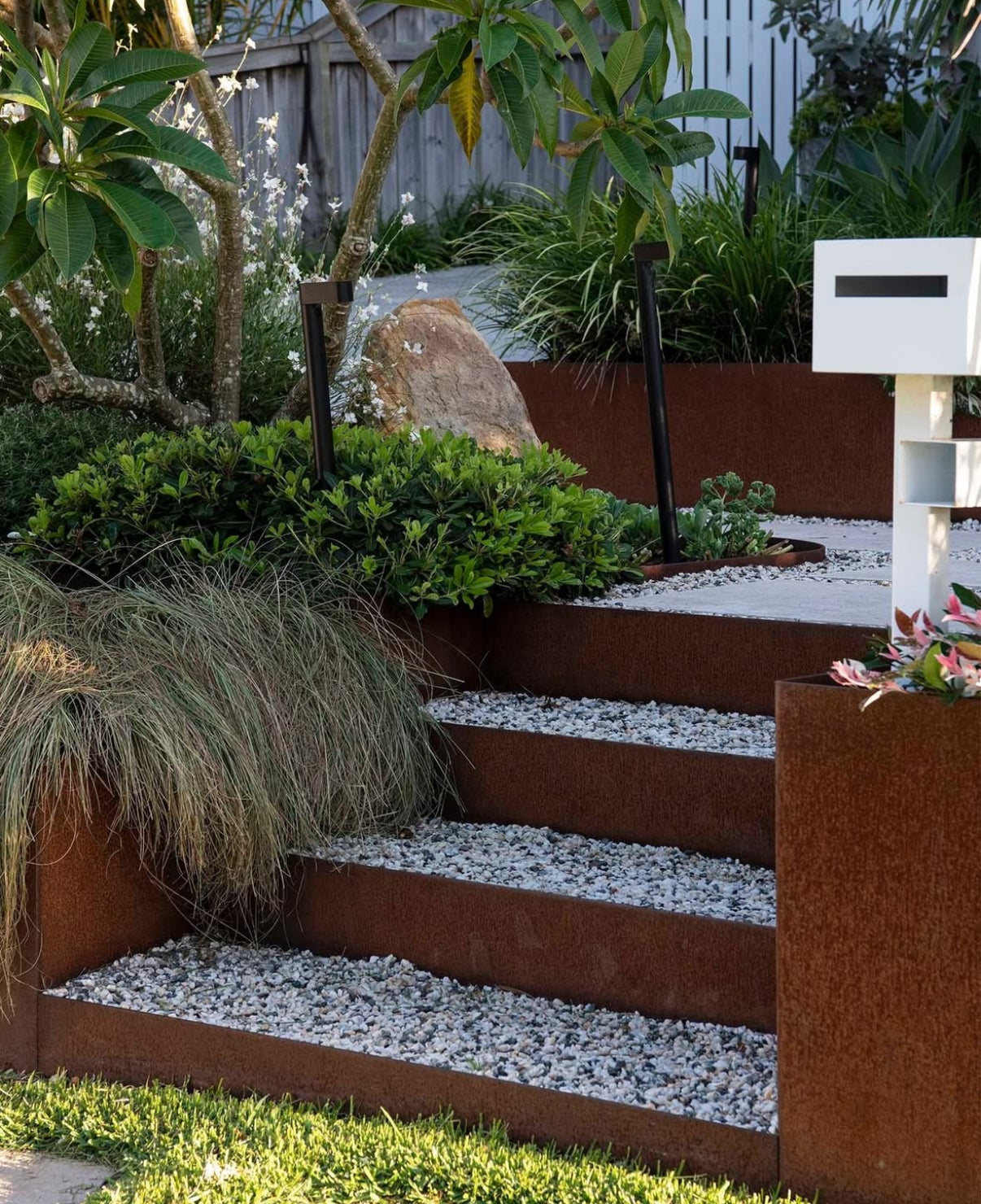 Corten Edging 2400mm [h:100mm W:1.6mm]