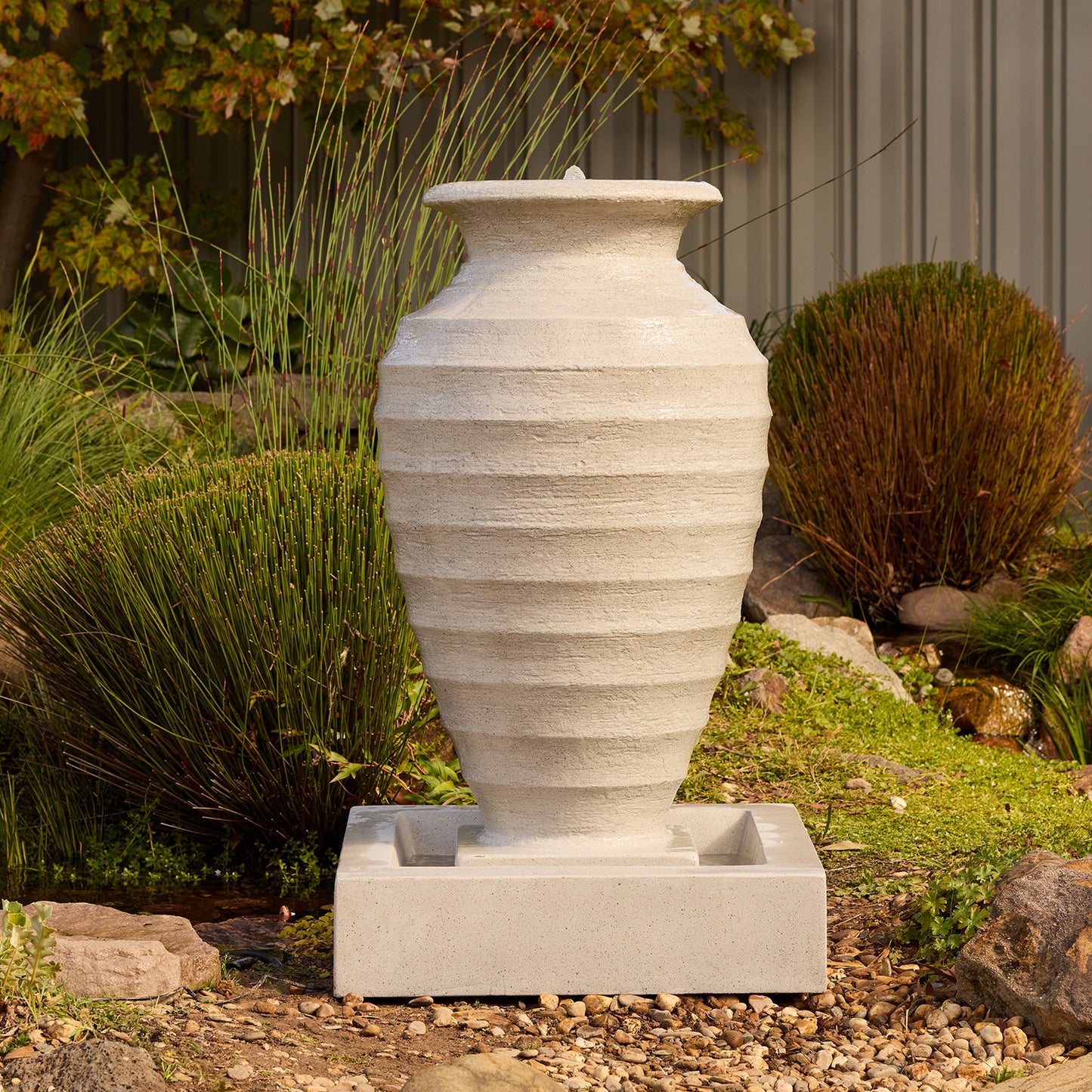 Onde Fountain [finish:sand]
